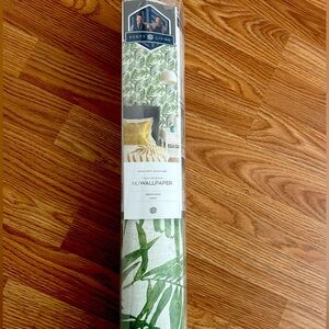 Scott Living 30.75sqft Green Vinyl Ivy/Vines Self-Adhesive Peel&Stick Wallpaper.